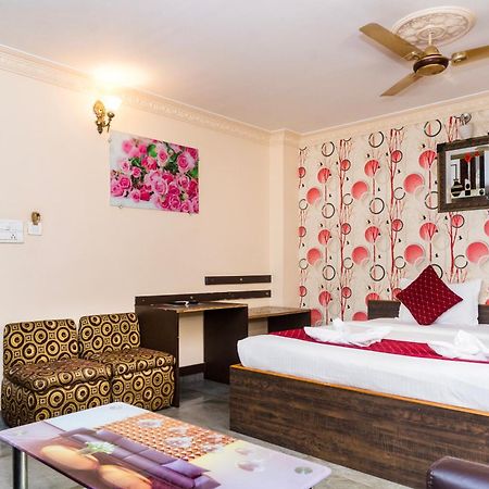 Apples Balaji Inn Siliguri Εξωτερικό φωτογραφία