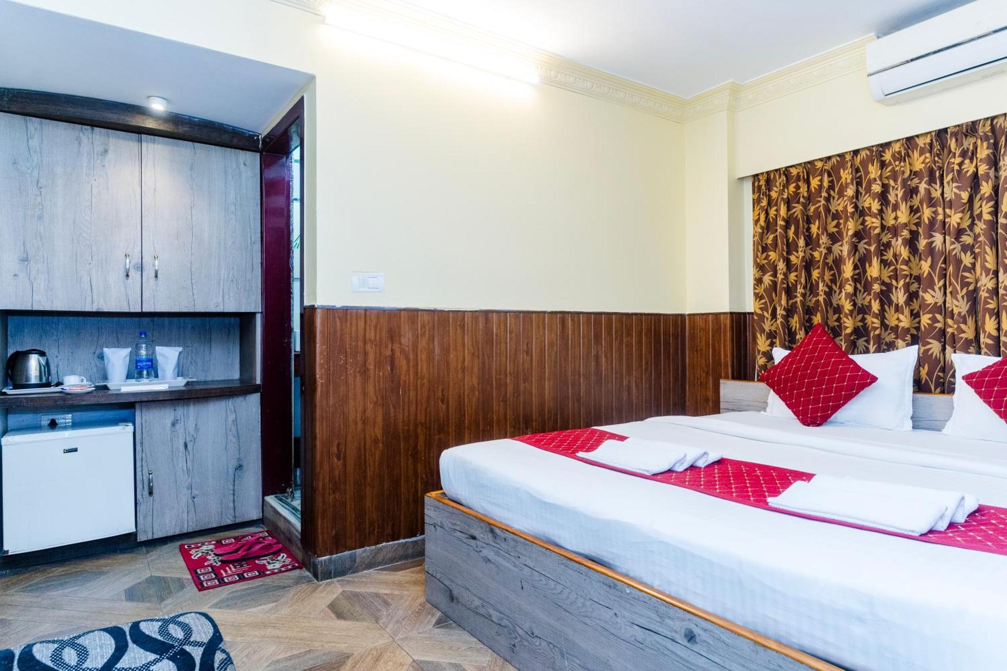 Apples Balaji Inn Siliguri Εξωτερικό φωτογραφία