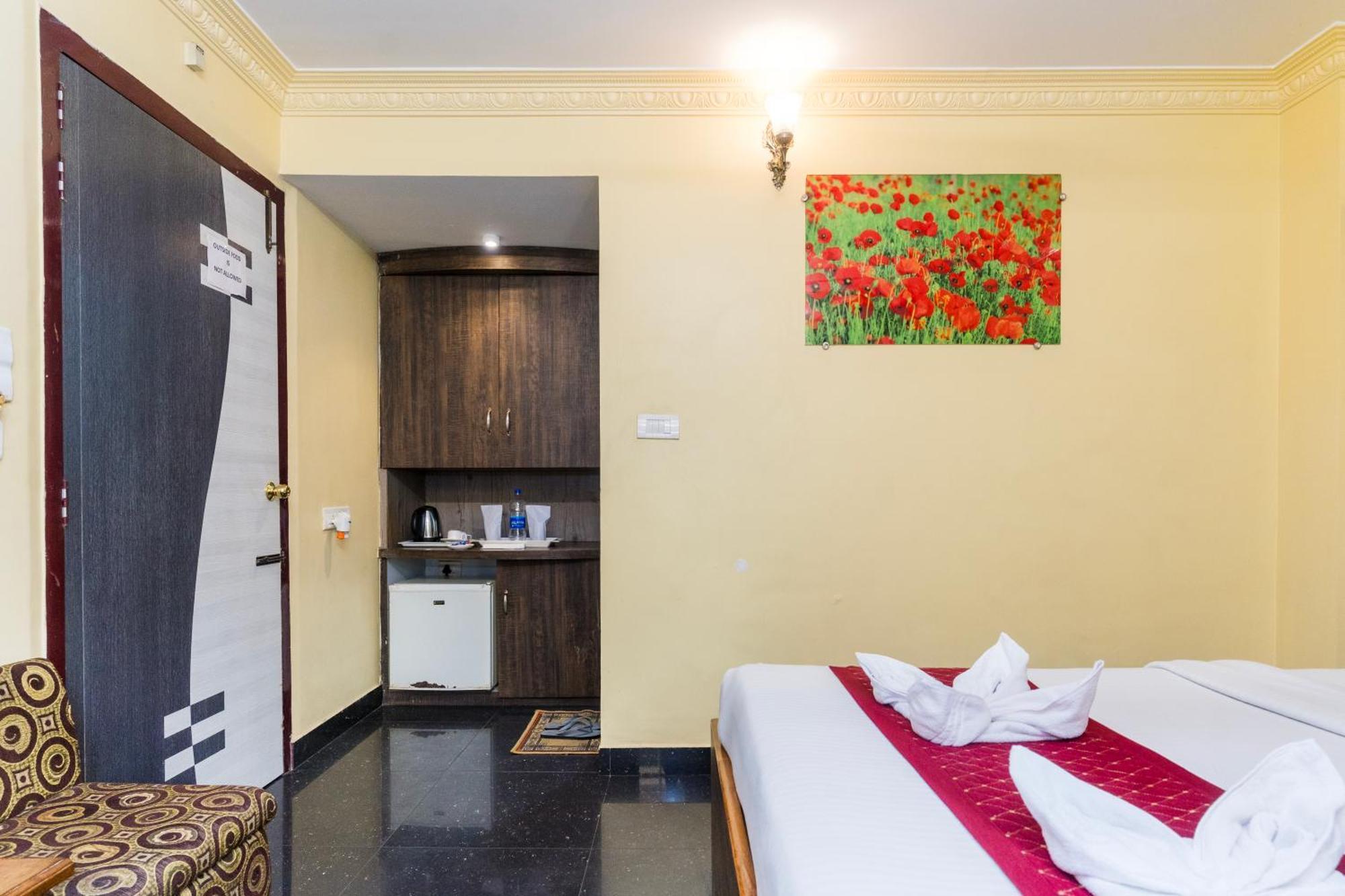Apples Balaji Inn Siliguri Εξωτερικό φωτογραφία