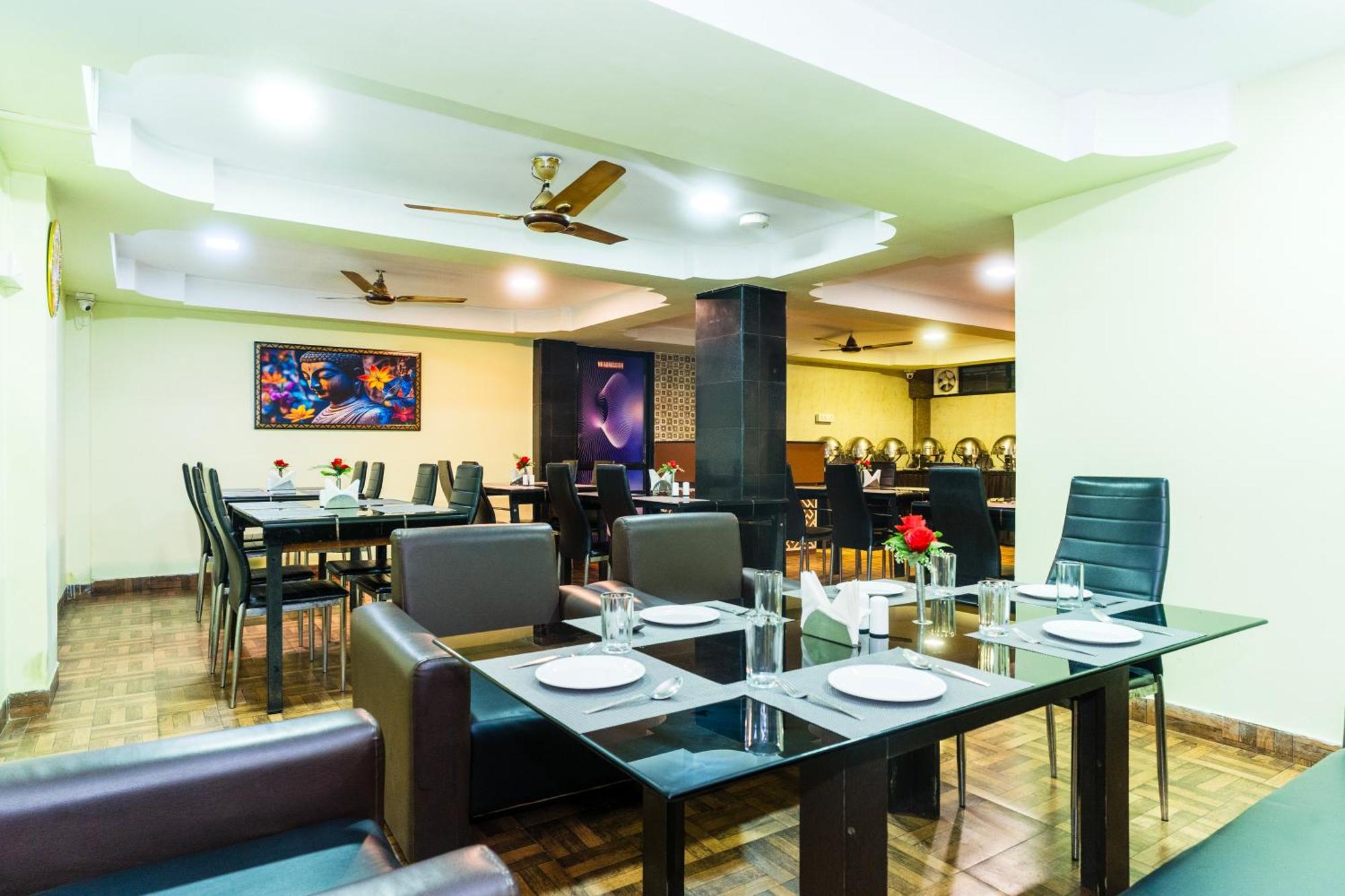 Apples Balaji Inn Siliguri Εξωτερικό φωτογραφία